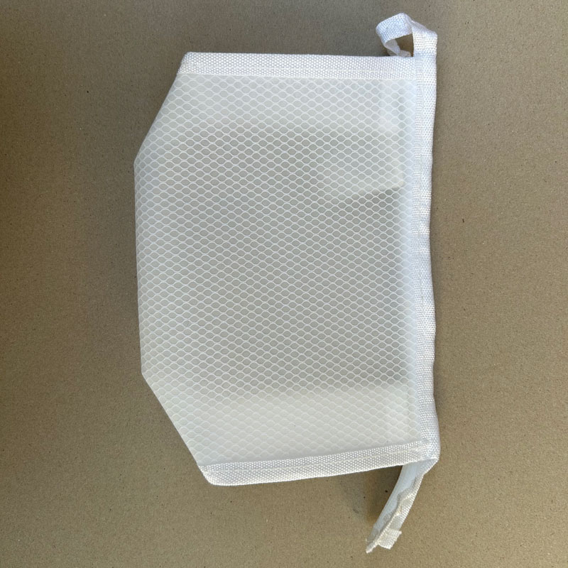 Kako očistiti bistro kozmetično torbo